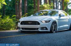 Ford Mustang GT на дисках XO Luxury Caracas