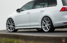 VW Mk7 Golf Sportwagen на дисках Vossen VFS-6