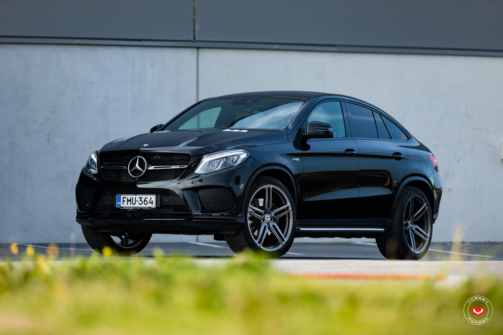 Мерседес гле колеса. Мерседес GLE AMG S 2017 r22. GLE Coupe AMG 63s. Мерседес GLE 63 S зеленый. Mercedes GLE Coupe зелёный.