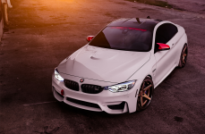 BMW M4 на дисках Ferrada FR3