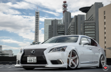 Lexus LS460 на дисках Vossen Forged CG-201