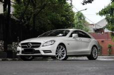 Mercedes-Benz CLS на дисках Hybrid Forged VFS-10