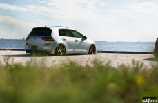 VW MK7 на дисках Rotiform TMB