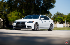 Lexus LS460 на дисках Vossen Forged CG-207