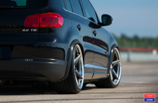 Volkswagen Tiguan на дисках Vossen x Work VWS-3