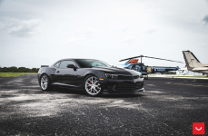 Chevrolet Camaro на дисках Vossen VFS-6