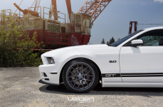 Ford Mustang GT 5.0 на дисках Velgen VMB7 