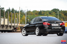 BMW M5 на дисках Vossen x Work VWS-3