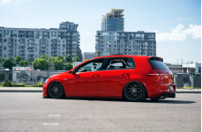 VW GTI на дисках Rotiform BLQ