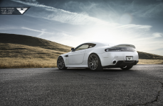 Aston Martin DB9 на дисках Vorsteiner V-FF 101 