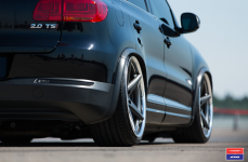 Volkswagen Tiguan на дисках Vossen x Work VWS-3