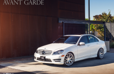 Mercedes C-Class (W204, S204) на дисках AVANT GARDE M590