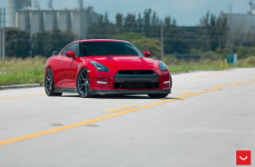 Nissan GTR на дисках Vossen VFS-6