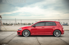 Volkswagen MK7 Golf R на дисках Avant Garde M621