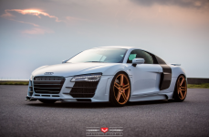 Audi R8 V10 на дисках Vossen Forged VPS-302