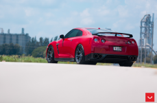 Nissan GTR на дисках Vossen VFS-6