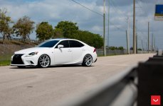 Lexus IS на дисках Vossen VFS-6