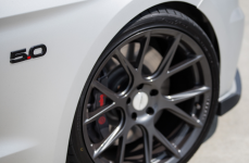 Ford Mustang GT на дисках Vossen VFS-6