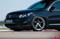 Volkswagen Tiguan на дисках Vossen x Work VWS-3