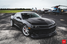 Chevrolet Camaro на дисках Vossen VFS-6