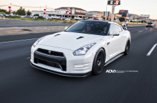 Nissan GTR на дисках ADV10.1 M.V1