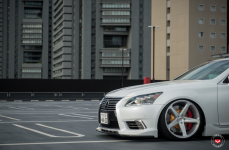 Lexus LS460 на дисках Vossen Forged CG-201