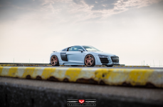 Audi R8 V10 на дисках Vossen Forged VPS-302