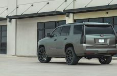 Cadillac Escalade на дисках Rotiform CVT