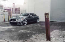 Infiniti Q50 на дисках AVANT GARDE M621