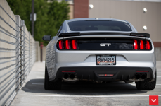 Ford Mustang GT на дисках Vossen VFS-6