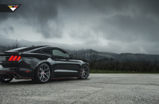 Ford Mustang на дисках Vorsteiner V-FF 101