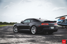 Chevrolet Camaro на дисках Vossen VFS-6