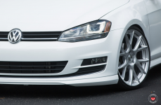 VW Mk7 Golf Sportwagen на дисках Vossen VFS-6