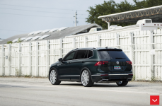 Volkswagen Tiguan на дисках Vossen CV10