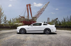 Ford Mustang GT 5.0 на дисках Velgen VMB7 