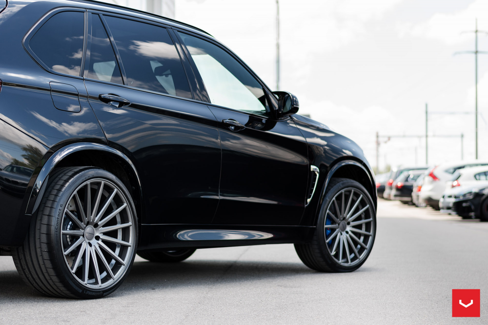 BMW x5 на дисках Vossen. Диски БМВ x5. BMW x5 r22. BMW x7 диски r22.