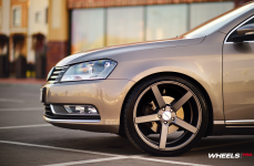 VW Passat на дисках Vossen CV3