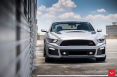 Ford Mustang GT на дисках Vossen VFS-6