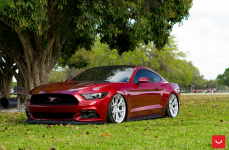 Ford Mustang на дисках VOSSEN VFS6