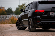 Grand Cherokee SRT на дисках Avant Garde M652