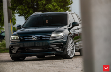 Volkswagen Tiguan на дисках Vossen CV10