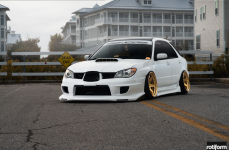 Subaru WRX на дисках Rotiform SIX