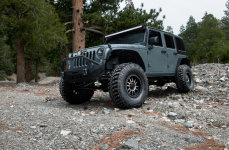 Jeep Wrangler на дисках BLACK RHINO TANAY