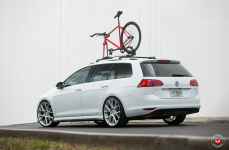 VW Mk7 Golf Sportwagen на дисках Vossen VFS-6