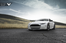 Aston Martin DB9 на дисках VORSTEINER V-FF 101