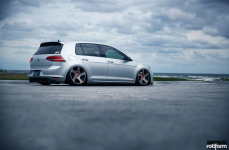 VW MK7 на дисках Rotiform TMB