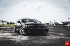 Chevrolet Camaro на дисках Vossen VFS-6