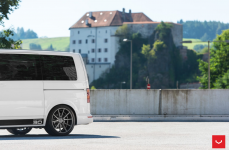 Volkswagen Transporter на дисках Vossen VFS1