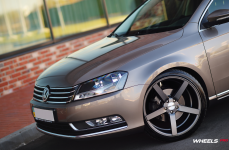 VW Passat на дисках Vossen CV3