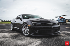 Chevrolet Camaro на дисках Vossen VFS-6